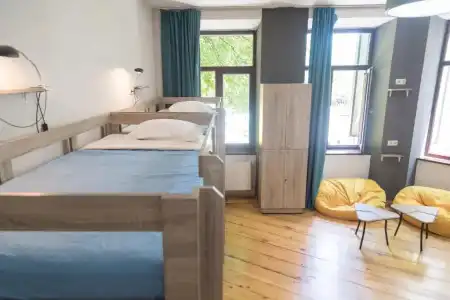 City Guli Brosse Hostel - 8