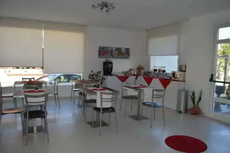 Rainbow Resort - 8