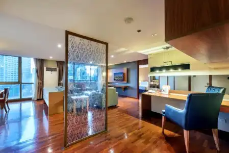 Bandara Silom Suites - 221