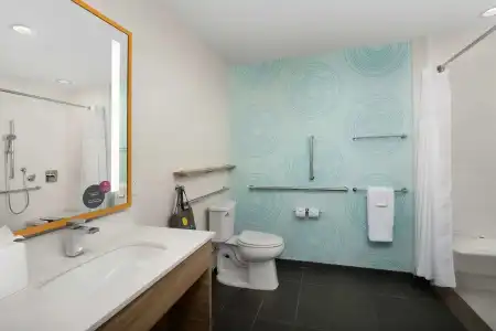 Tru by Hilton Miami West Brickell - 16