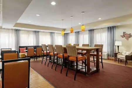 Hampton Inn Abilene - 16