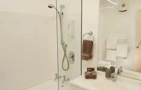 Bavarian Motel - 7