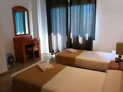 The Hostal Tierramar - 12