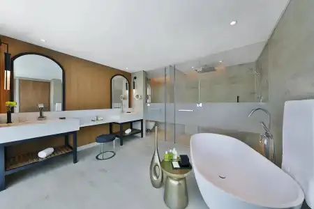 Double Tree by Hilton Dubai Business Bay - 20
