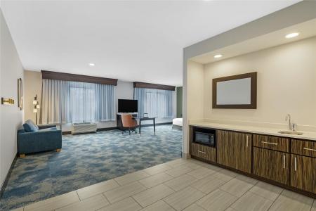 Hampton Inn & Suites Bend - 63