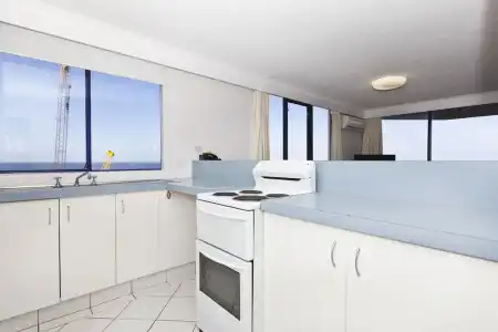 Surf Regency Apartments - 91