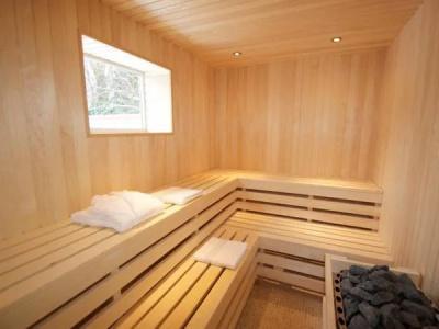 Clover Spa and - 12