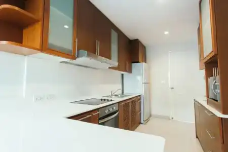Thomson Residence - 230