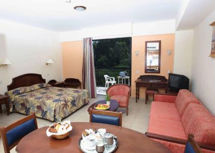 Tsokkos Gardens & Apartments - 1