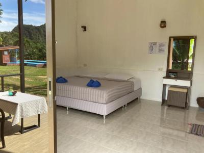 Khao Sok Evergreen House - 12