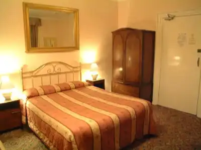 Averon Guest House - 2