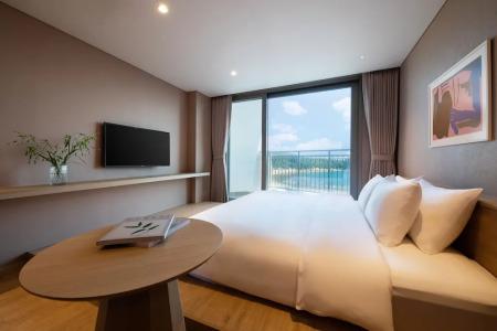 The Week & Resort - 52