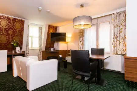 Golden Tulip Central - 119