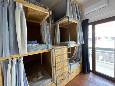 Bee Hostel - 1
