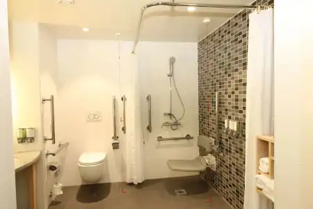 Hampton by Hilton London Excel - 9