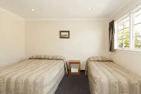 Colonial Inn Motel - 64