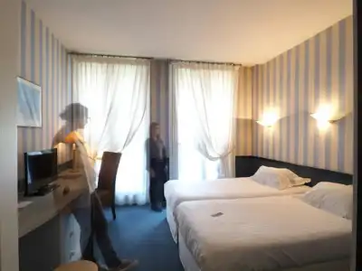 Globe et Cecil Hôtel - 27
