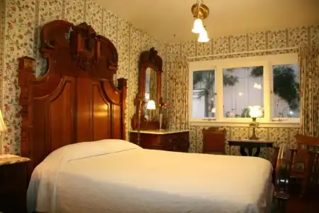 Martine Inn - 3