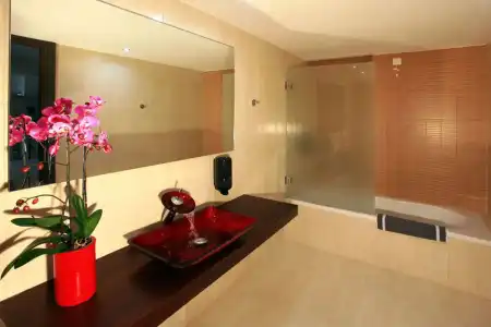 EuroKatrin Suites-Adults Only - 10