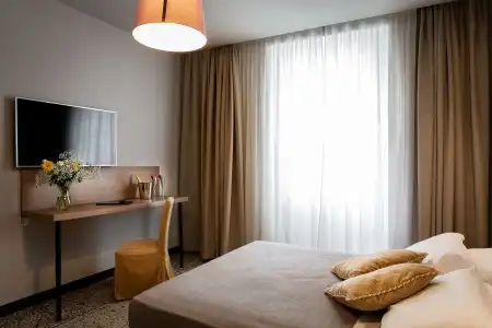 HNN Luxury Suites - 1