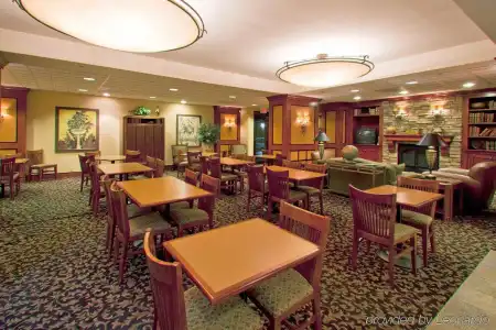 Holiday Inn Express & Suites Fort Wayne by IHG - 18