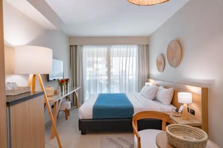 Redcon Suites - 303