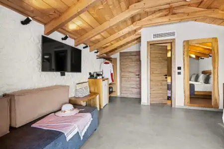 Emily's Luxury Suites - 36