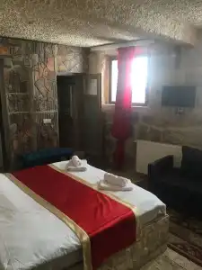 Stone Age Mansion - 32