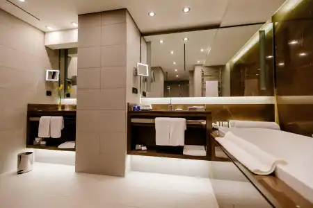 Crowne Plaza, an IHG - 27