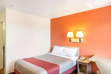 Motel 6 Redding, CA - Central - 4