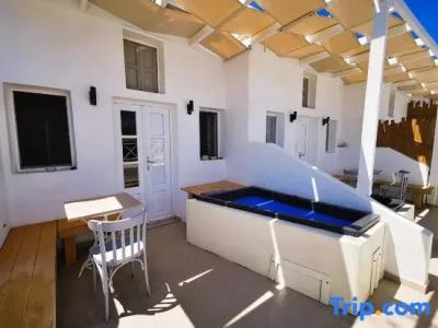 Muses Cycladic Suites - 100