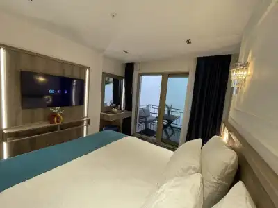 Mona Bosphorus - 4