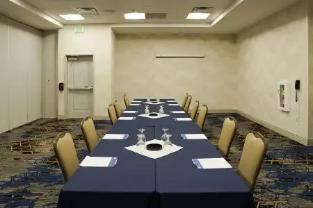 Holiday Inn Express & Suites Denver - Aurora Medical Campus by IHG - 5