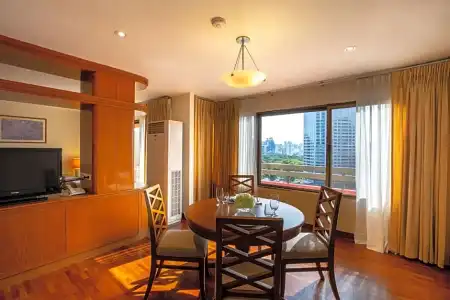 Bandara Silom Suites - 35