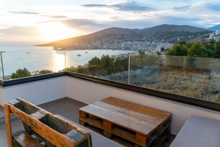 Hilltop Heaven - 6
