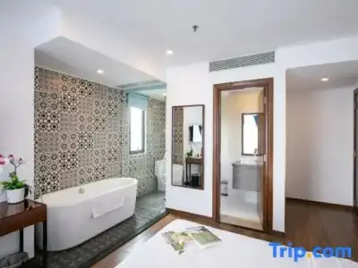 Ritzy Boutique Da Nang - 167
