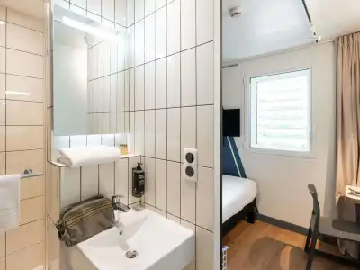 Ibis Budget Lyon Confluence - 16