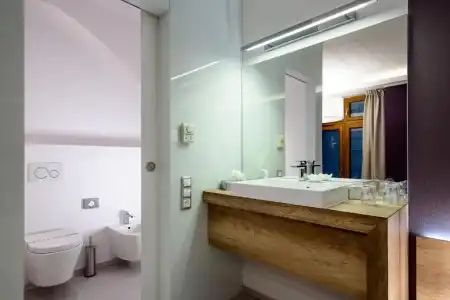 Karoly Corner Residences - 90