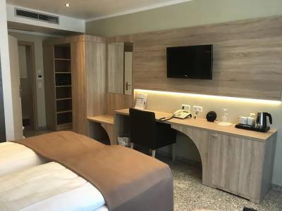 Hotel-Restaurant Barbarossahof - 81