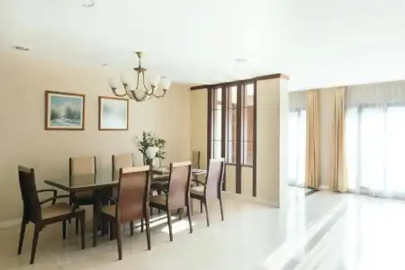 Thomson Residence - 211