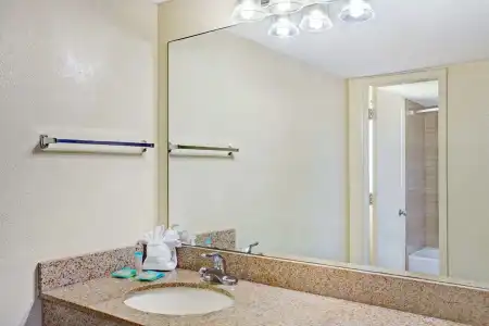 Ocean Breeze Inn - 9