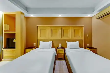 UPARs Sukhumvit 11 Nana - 100