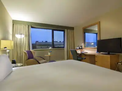 Crowne Plaza Budapest by IHG - 4