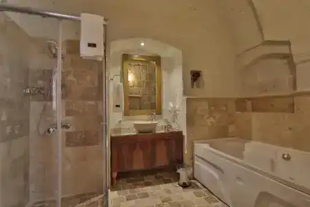 Jacob's Cave Suites - 79