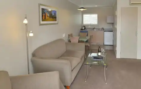 Brougham Heights Motel - 24