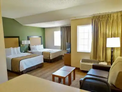 Southpoint Suites - 6