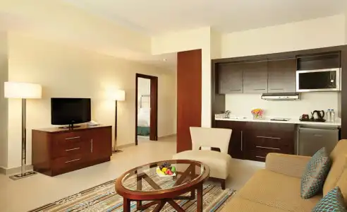 DoubleTree by Hilton - 10