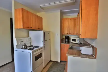 Bowmont Motel - 17