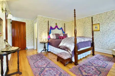 Wilburton Inn - 79