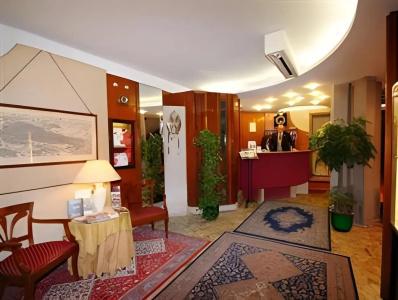 Ambassador Tre Rose - 15